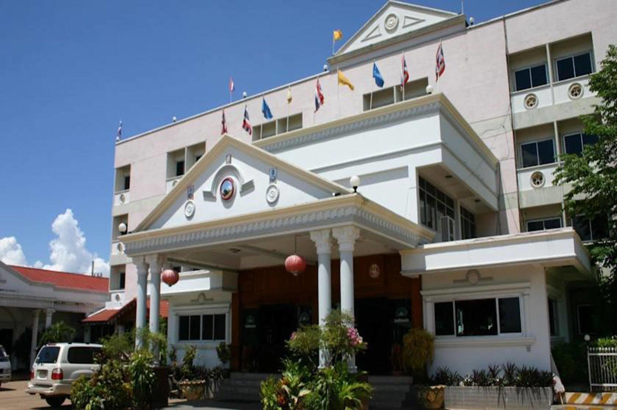 Sakol Grand Palace Hotel Sakon Nakhon Zewnętrze zdjęcie